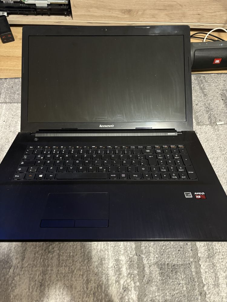 Lenovo G70-35 AMD A8 Quad