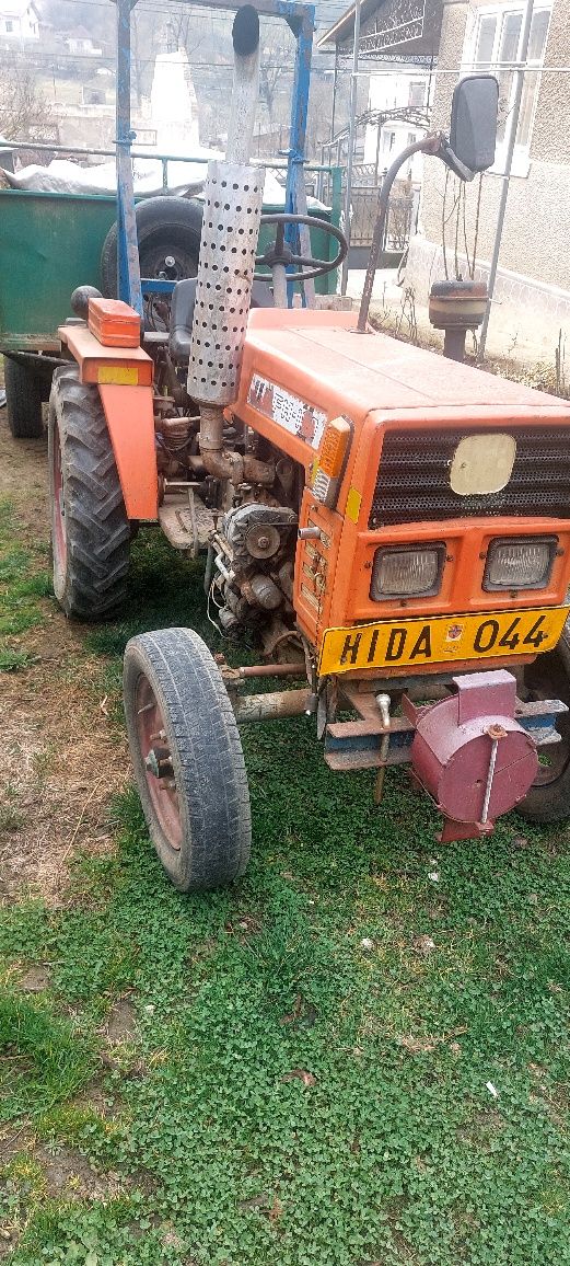 Vând tractor Hebei