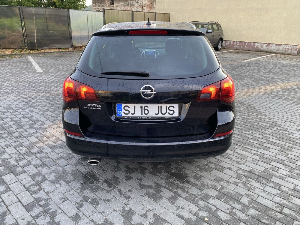 Opel Astra J, 2011, automat, 2.0 CDTI