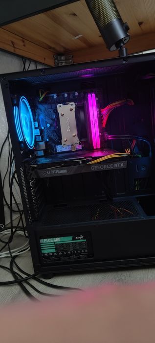 Игровой компьютер практически новый