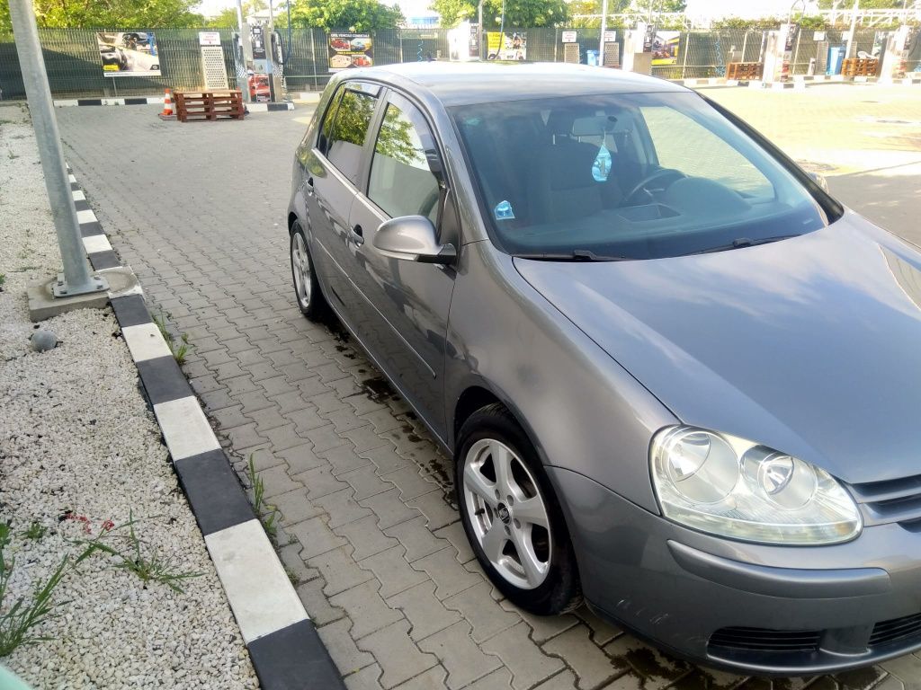 Vând Vw Golf 5 1.6