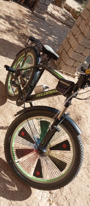 Velik sotiladi 1mln.200ming