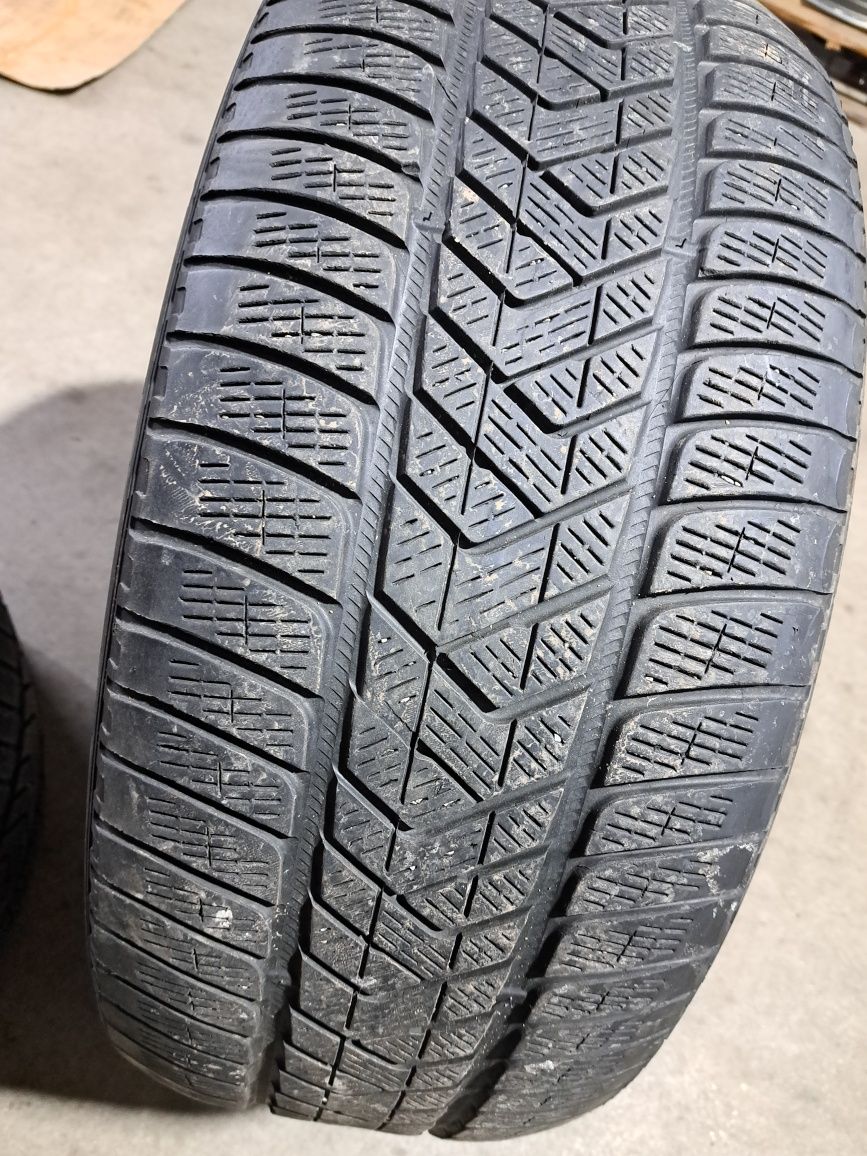 2бр. 275/40/22 зимни гуми Pirelli Scorpion Winter