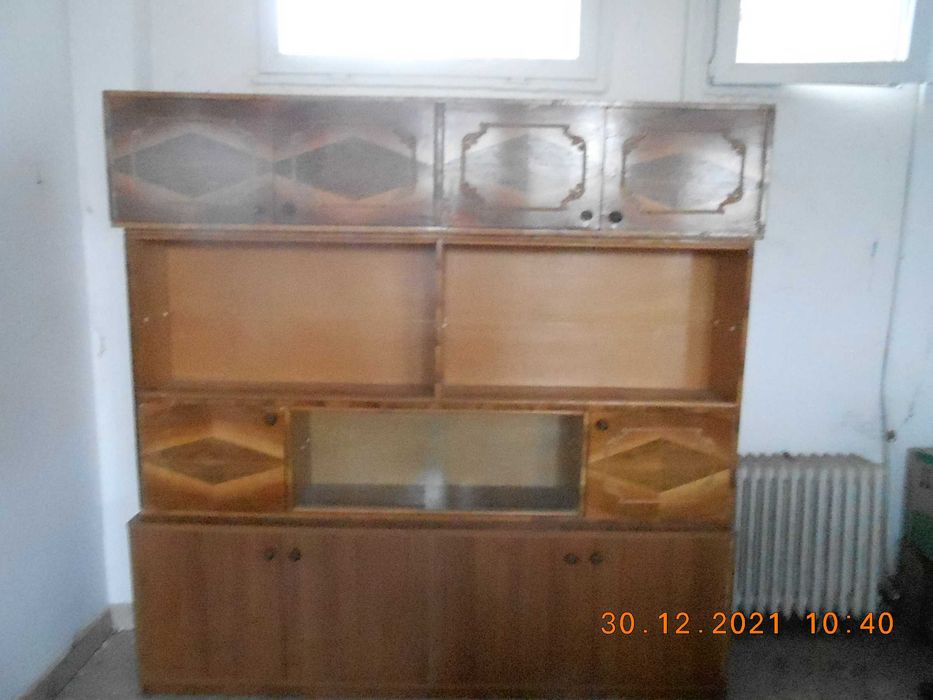 Vand dulap cu vitrina