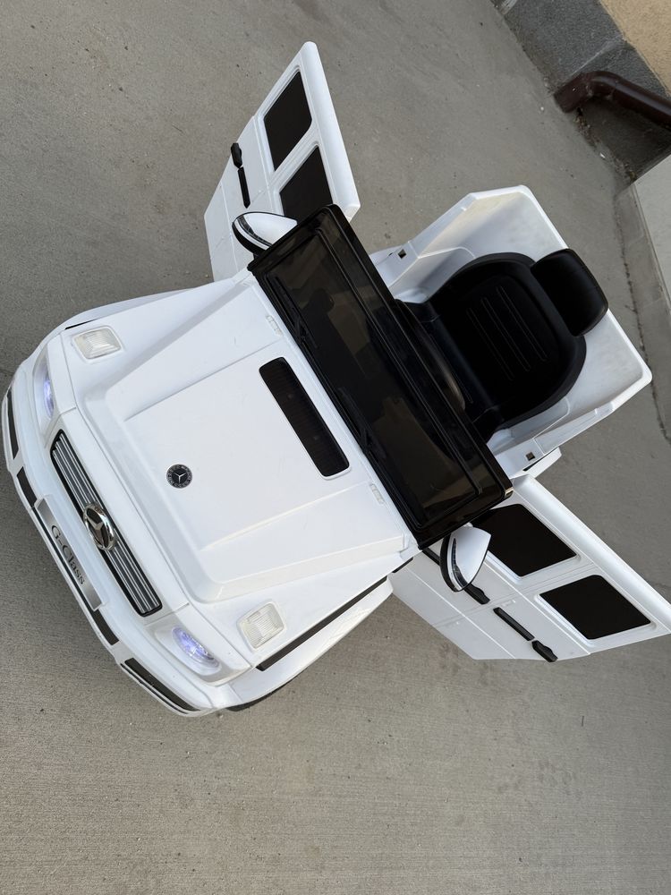 Акумулаторна кола  Licensed Mercedes Benz G500, бяла