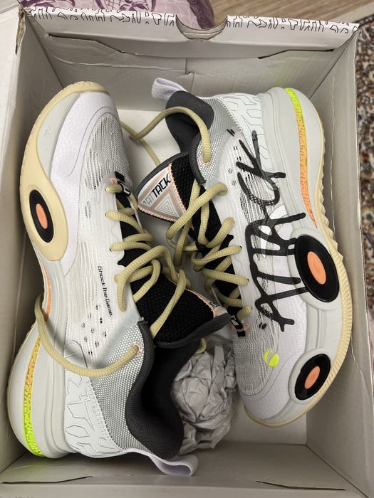 Кроссовки баскетбольный