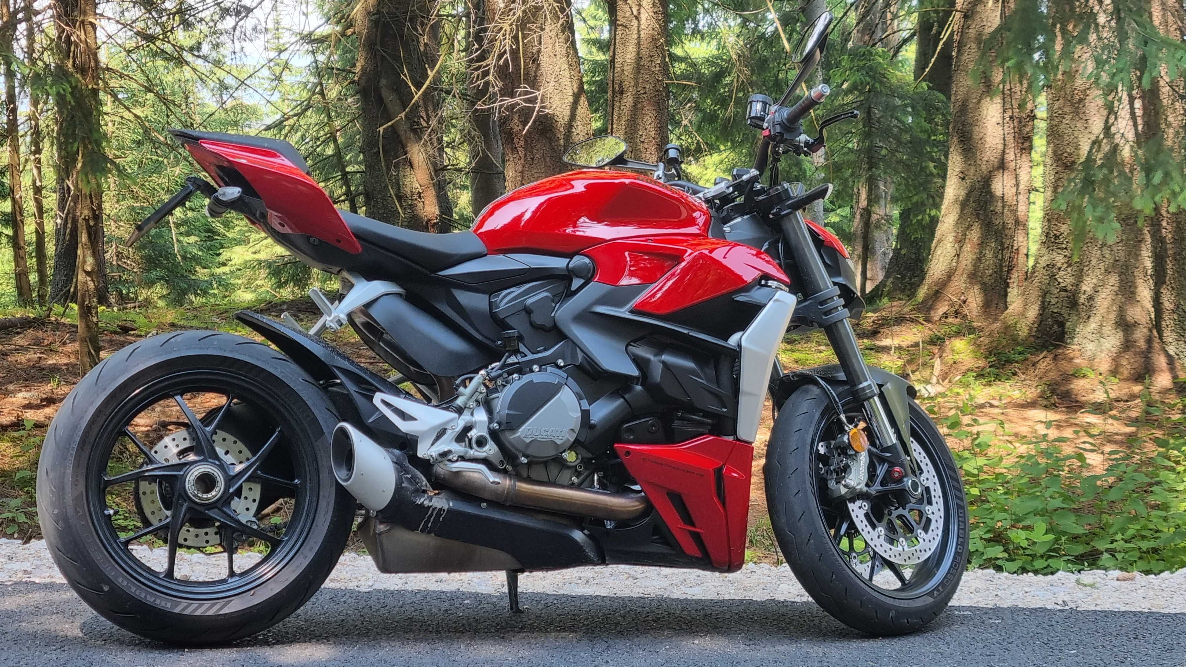 Ducati Streetfighter V2