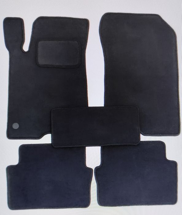 Продам комплект ворсовых ковриков на Hyundai Accent