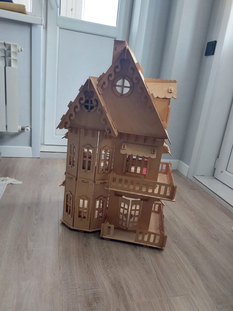 Кукольный домик из дерева