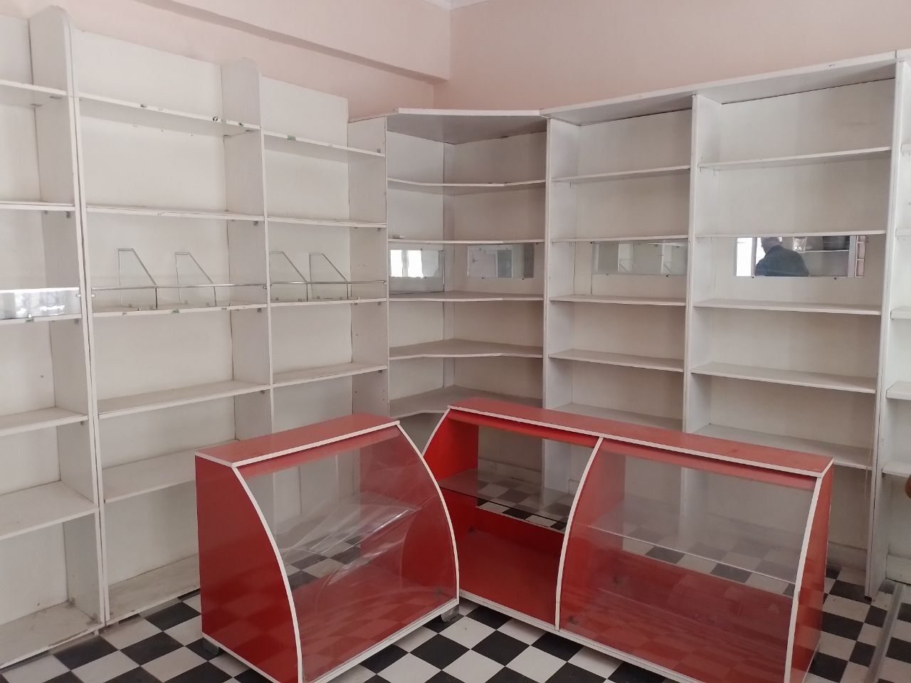 Dukon uchun mebel jixozlar