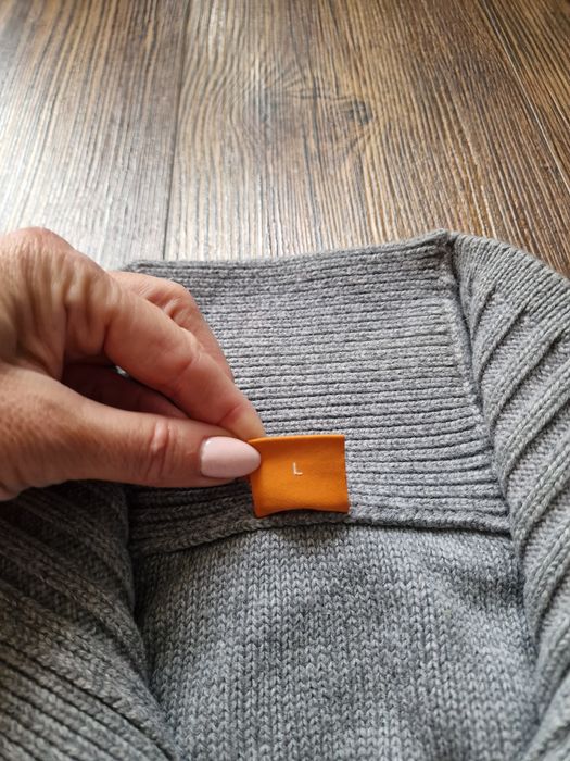 Страхотна мъжка жилетка HUGO BOSS размер L