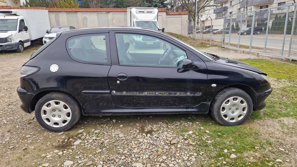 Peugeot 206, 1.4 benzina, an 2001, 195.000 km