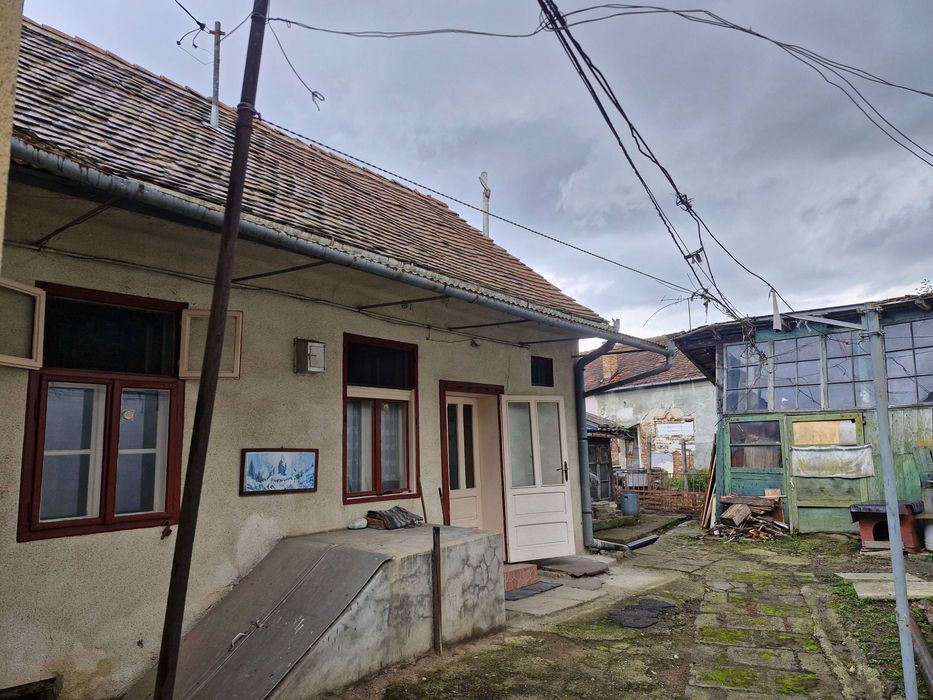 Casa de vânzare zona piață