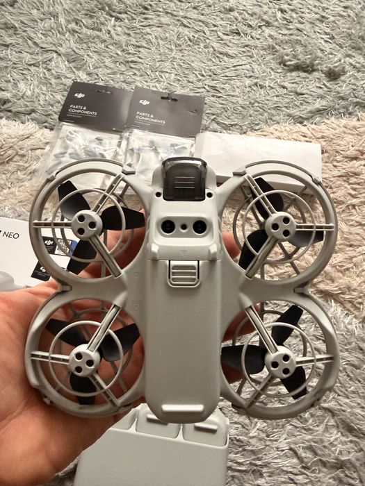 Dji neo plus 4бр батерии и зарядно