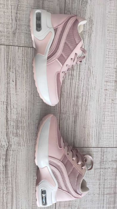 Нови дамски маратонки