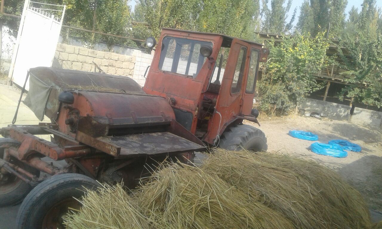 Mini kombayn traktor