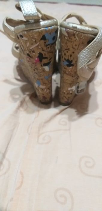 Босоножки летние 39 размер б/у фирменные привезенные