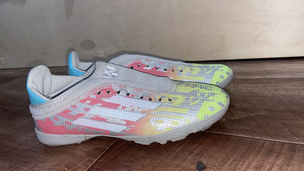 Футбольные бутсы 37 размер