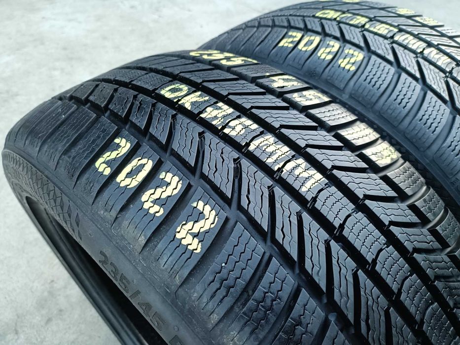 Doua anvelope de iarna 235 45 18 continental wintercontact TS870P