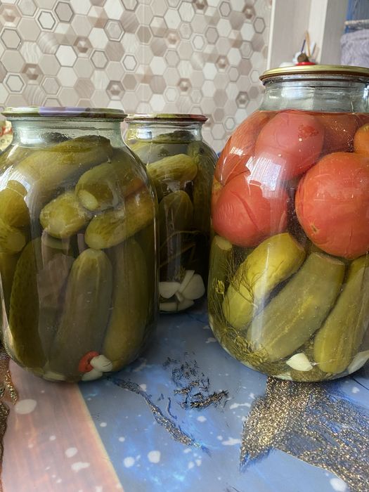 Домашние огурцы соленые и ассорти