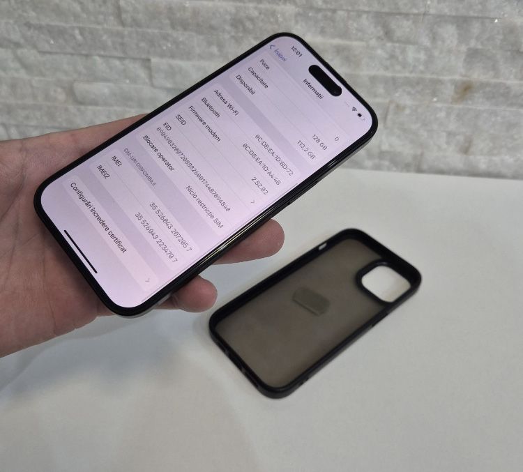iPhone 15 • 128 GB  • 94% Battery  • ca NOU • Neverloked