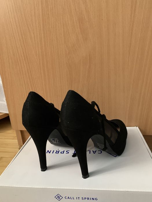 Pantofi  cu toc eleganti