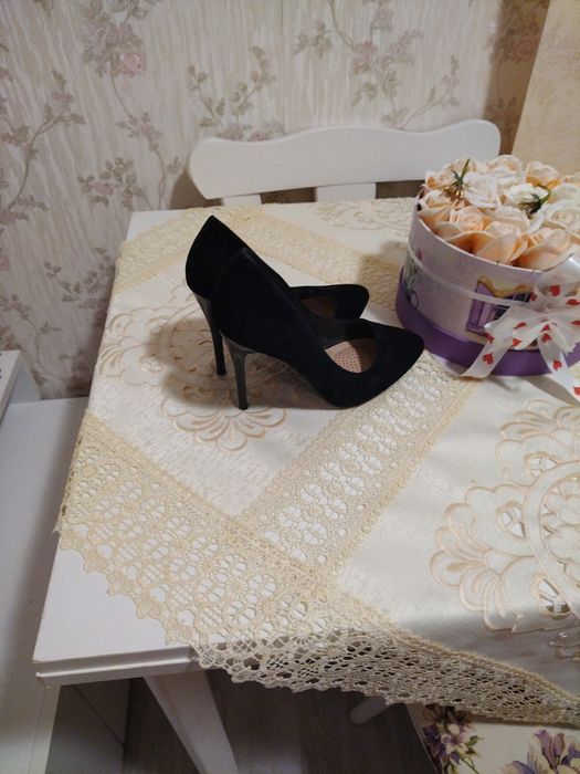 Vând încălțăminte unele noi altele purtate de maxim doua ori