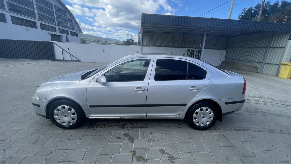 Vand sau schimb Skoda octavia 2 NU NEGOCIEZ