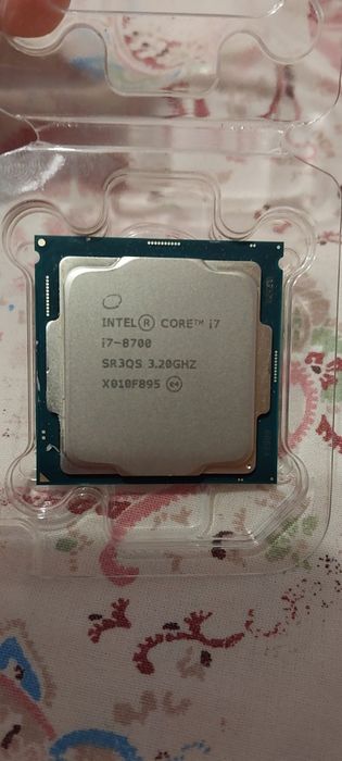 Процесор Intel core i7-8700 Coffee Lake 6-ядрен , 12-нишки