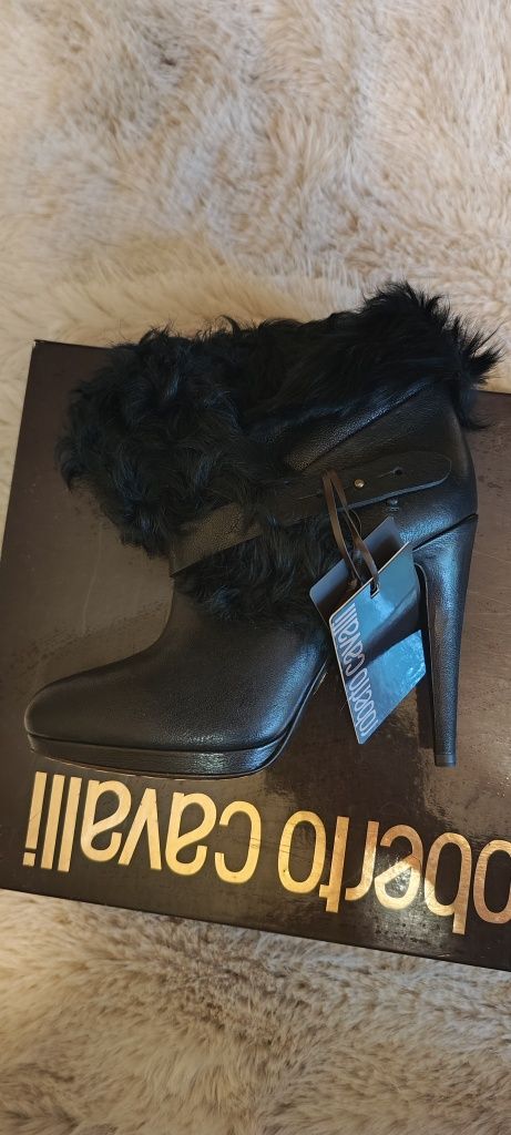 Полусапожки на меху. Roberto Cavalli  размер 39