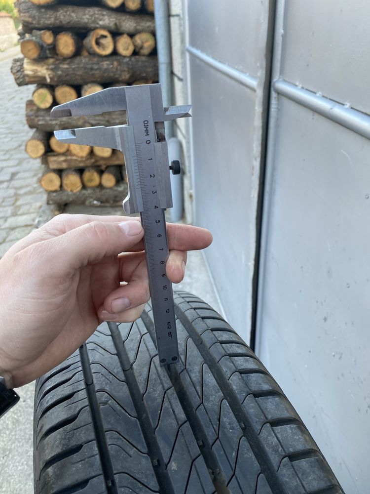 Продавам к-т 4бр.  летни гуми Continental с джанти 195/65/15 за W203