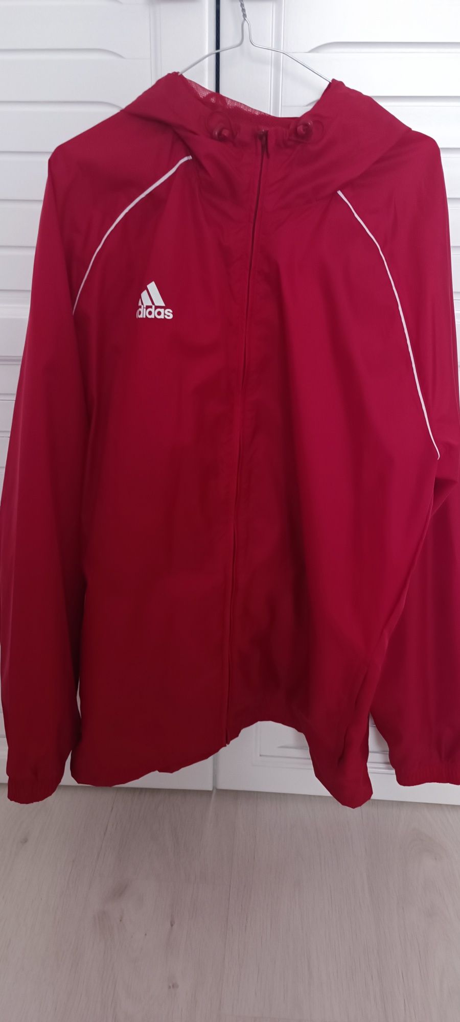 Geaca Adidas-marime XL, de vară.