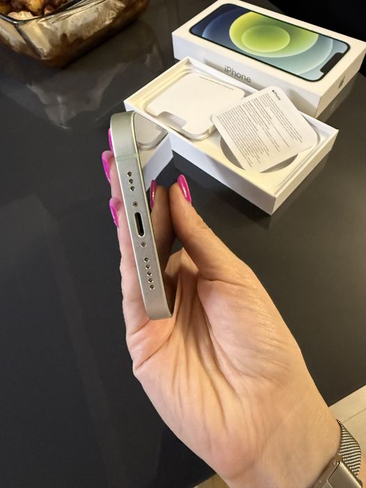 Iphone 12. 64 gb. Green