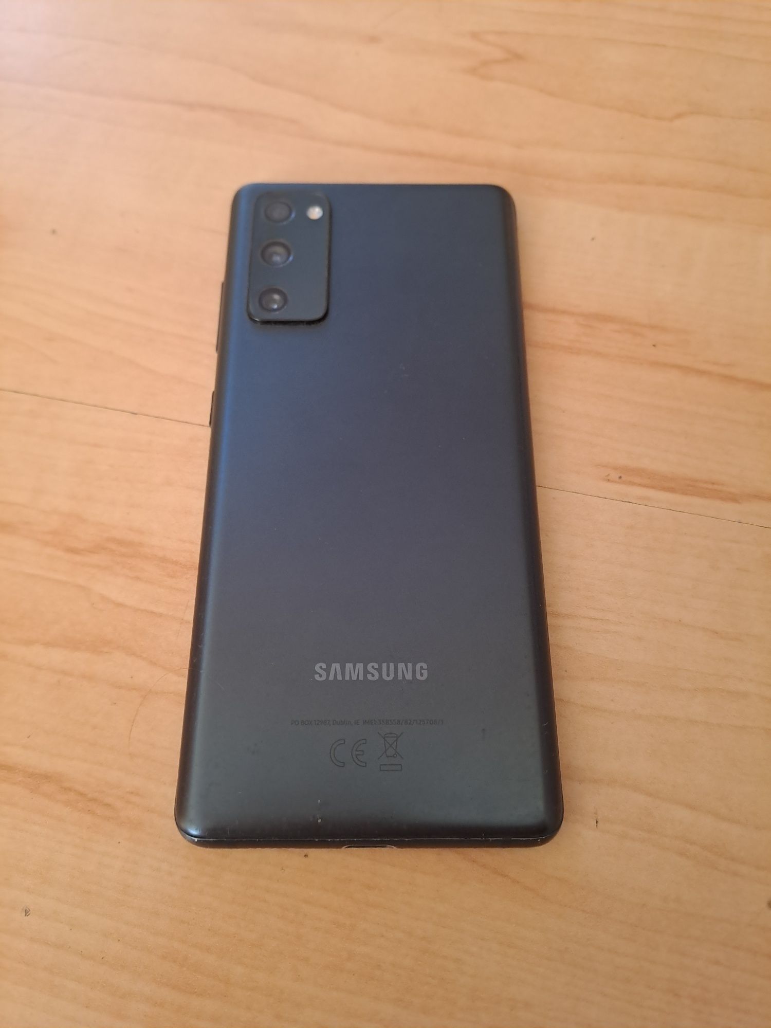Samsung S 20 FE Перфектен