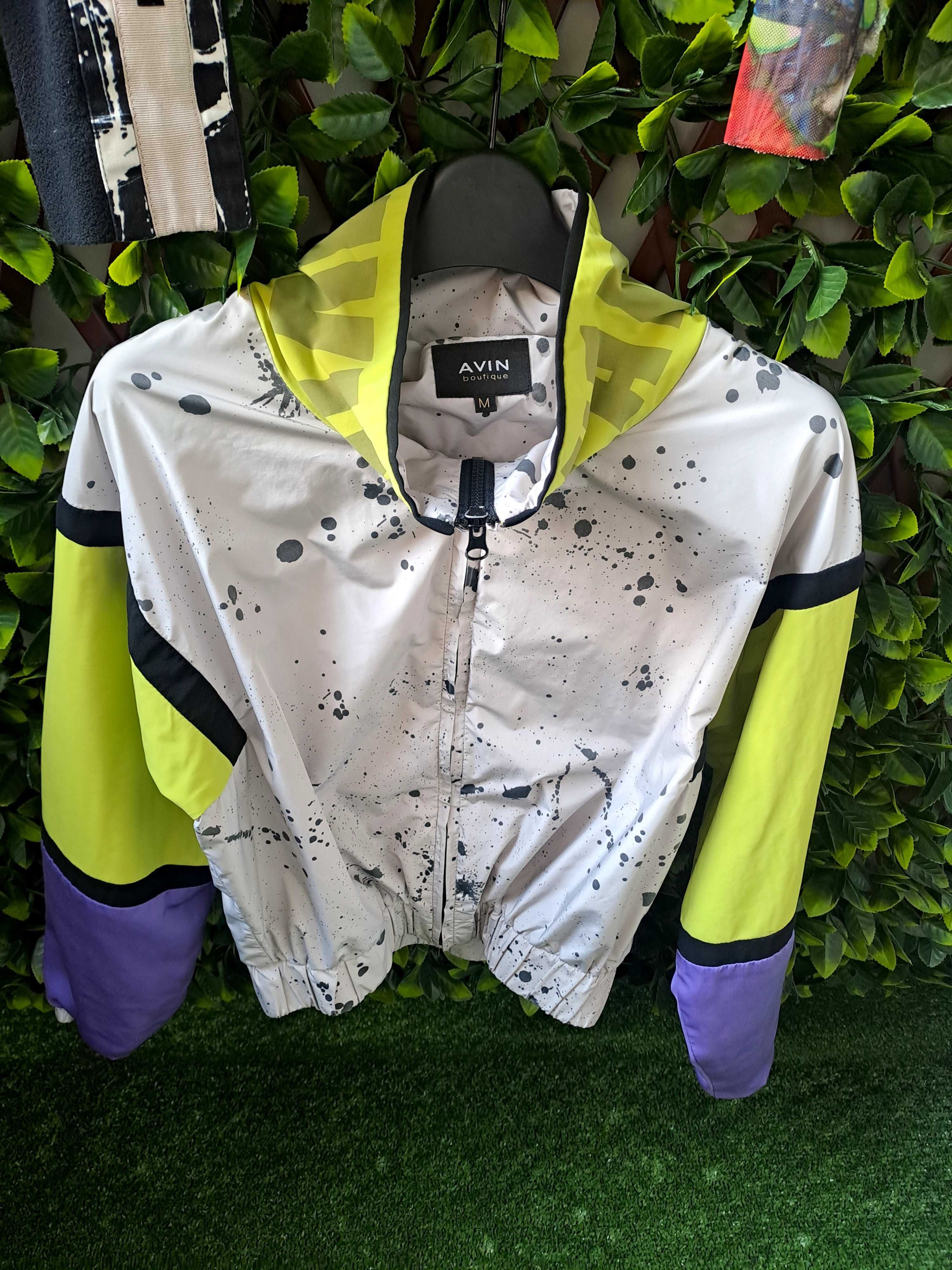 яке Avin, Nikole collection боди