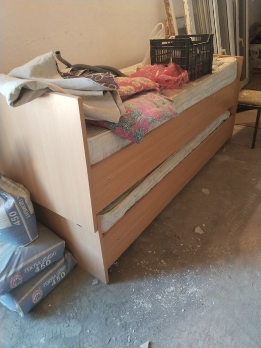 Кроват с матрасом