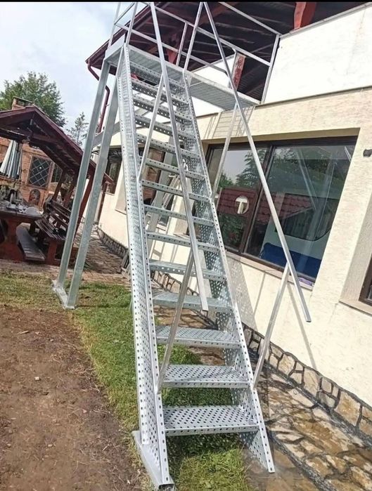 Scări metalice pentru interior și exterior