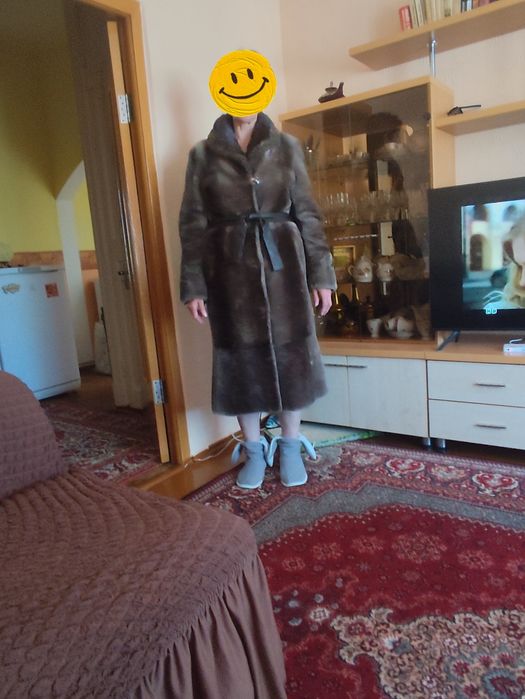 Шуба цегейковая с норковым воротником.