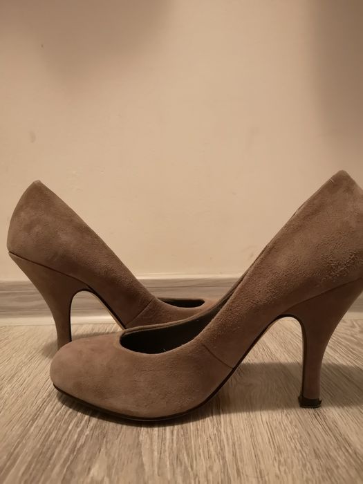 Pantofi piele intoarsa nude Asos, mar 35.5 - 36, stare f buna