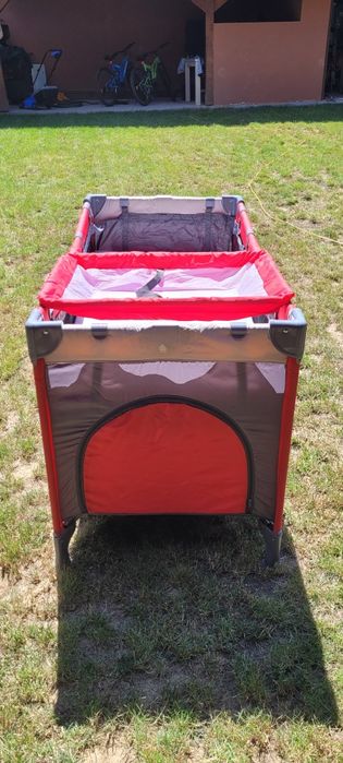 Patut copii,,gri cu rosu, cu saltea.