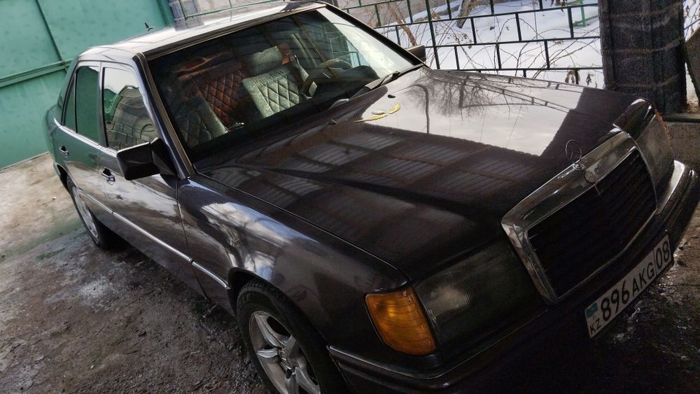 Продаю Мерседес Бенс 124