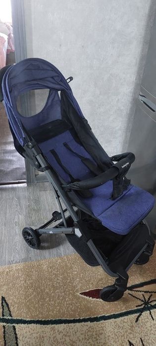 Продам прогулочную коляску