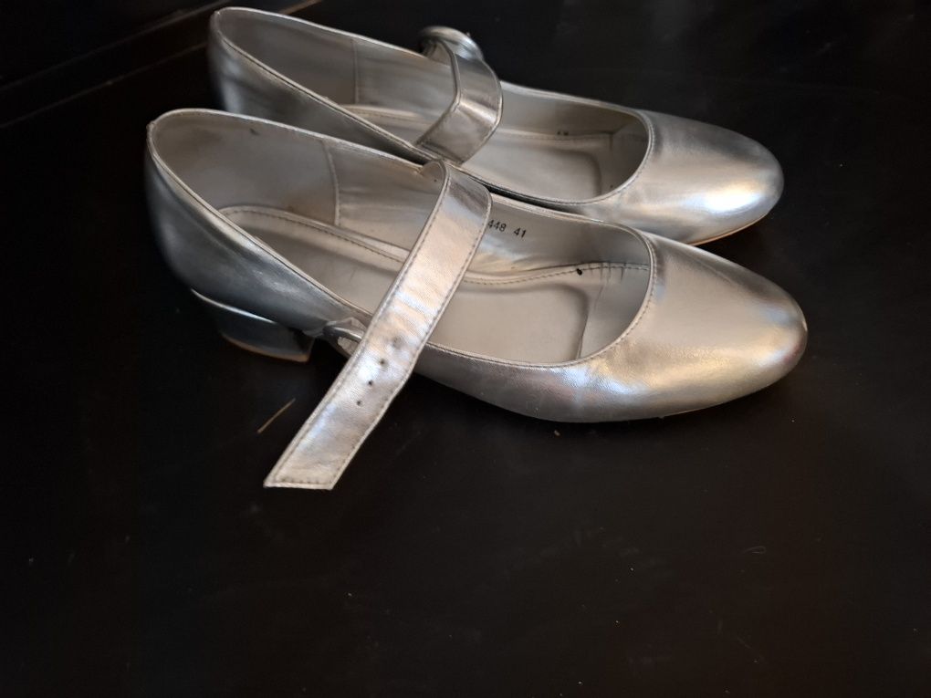 Pantofi argintii, toc 4 cm