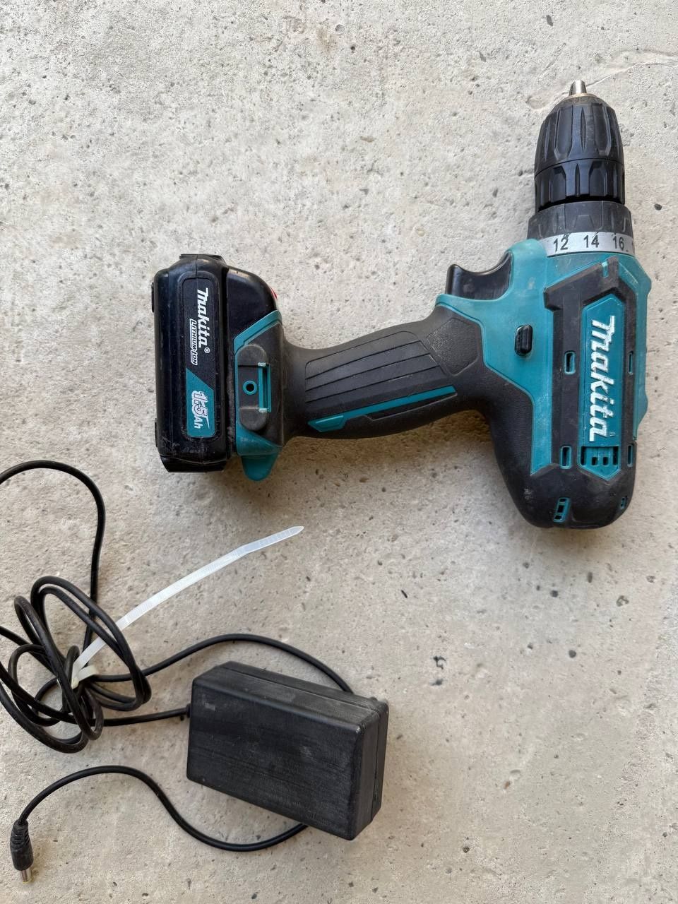 Шуруповёрт Makita и Dewalt