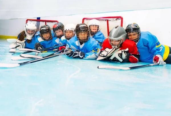 Хоккейная форма  коньки BAUER