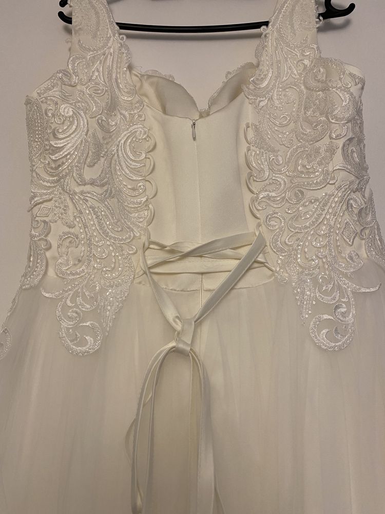 Vand rochie de mireasa