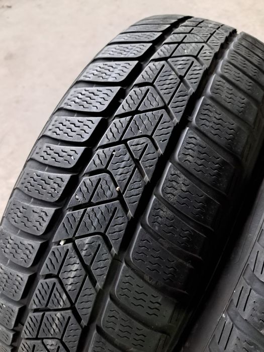 2 anvelope iarnă 205 60 r17 Pirelli