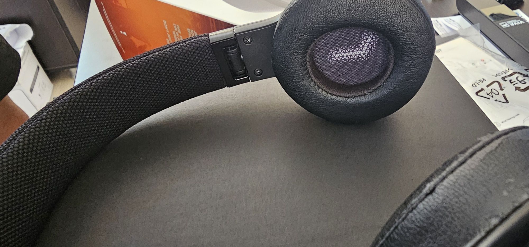 JBL E45BT Bluetooth безжични слушалки