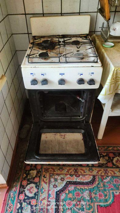 Продам газ плиту