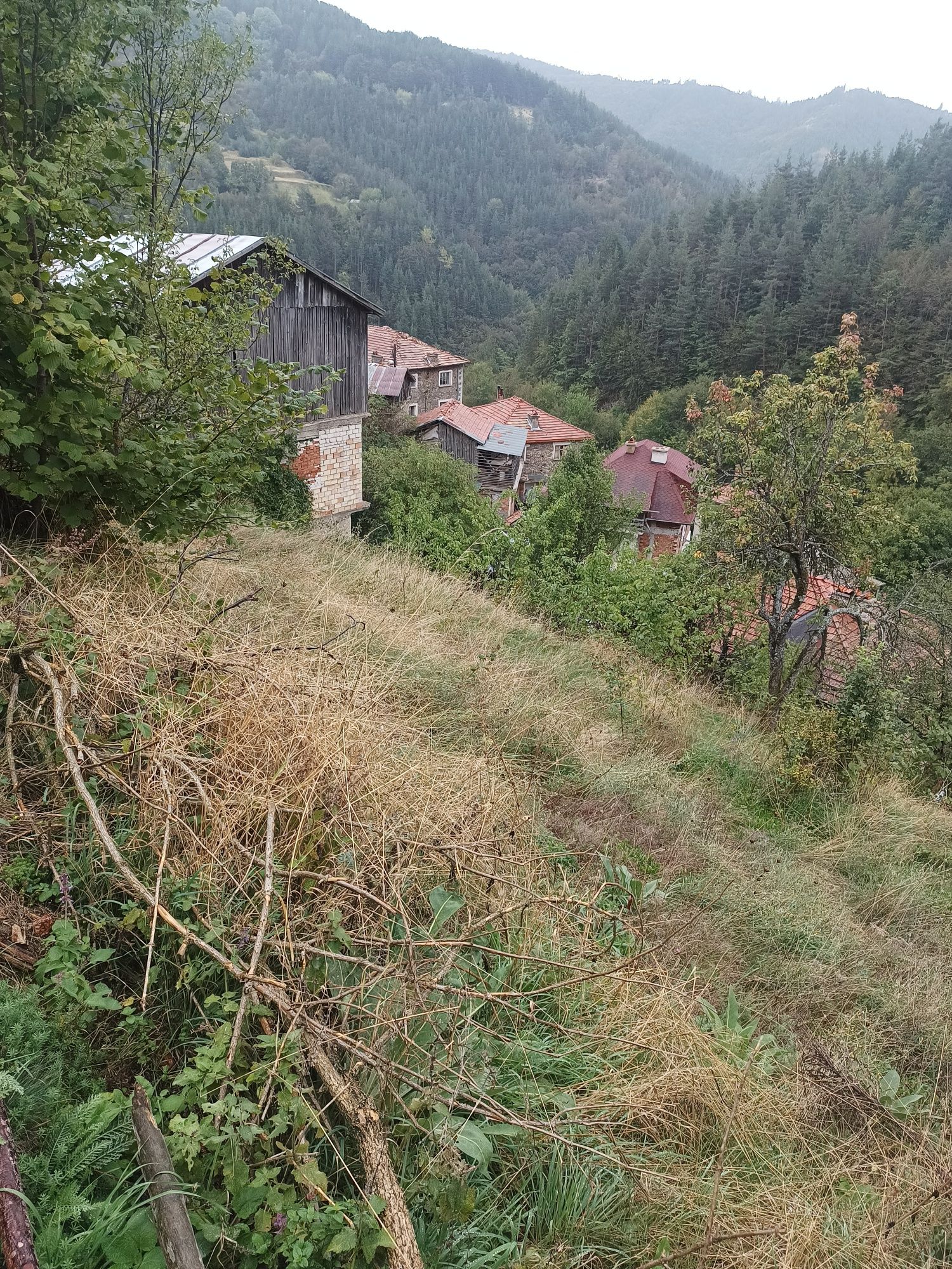 Продава къща в с.Ряка,на 5 км.от гр.Смолян